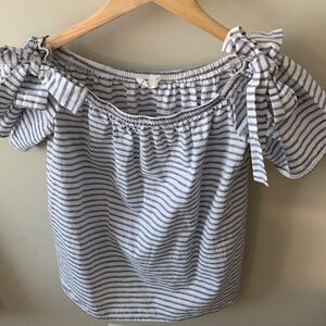 Soprano woven top